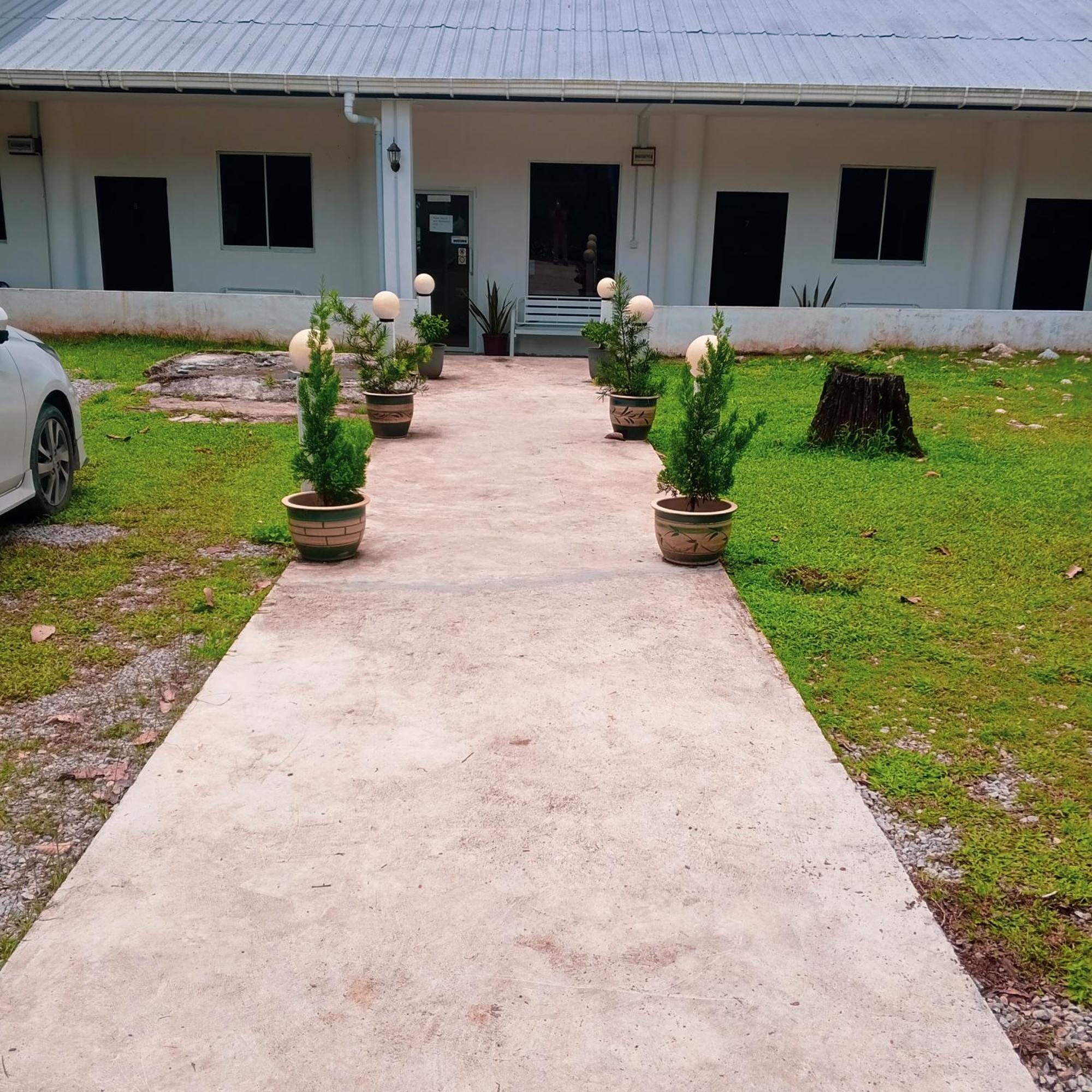 Sukau Tomanggong View Bed & Breakfast 外观 照片